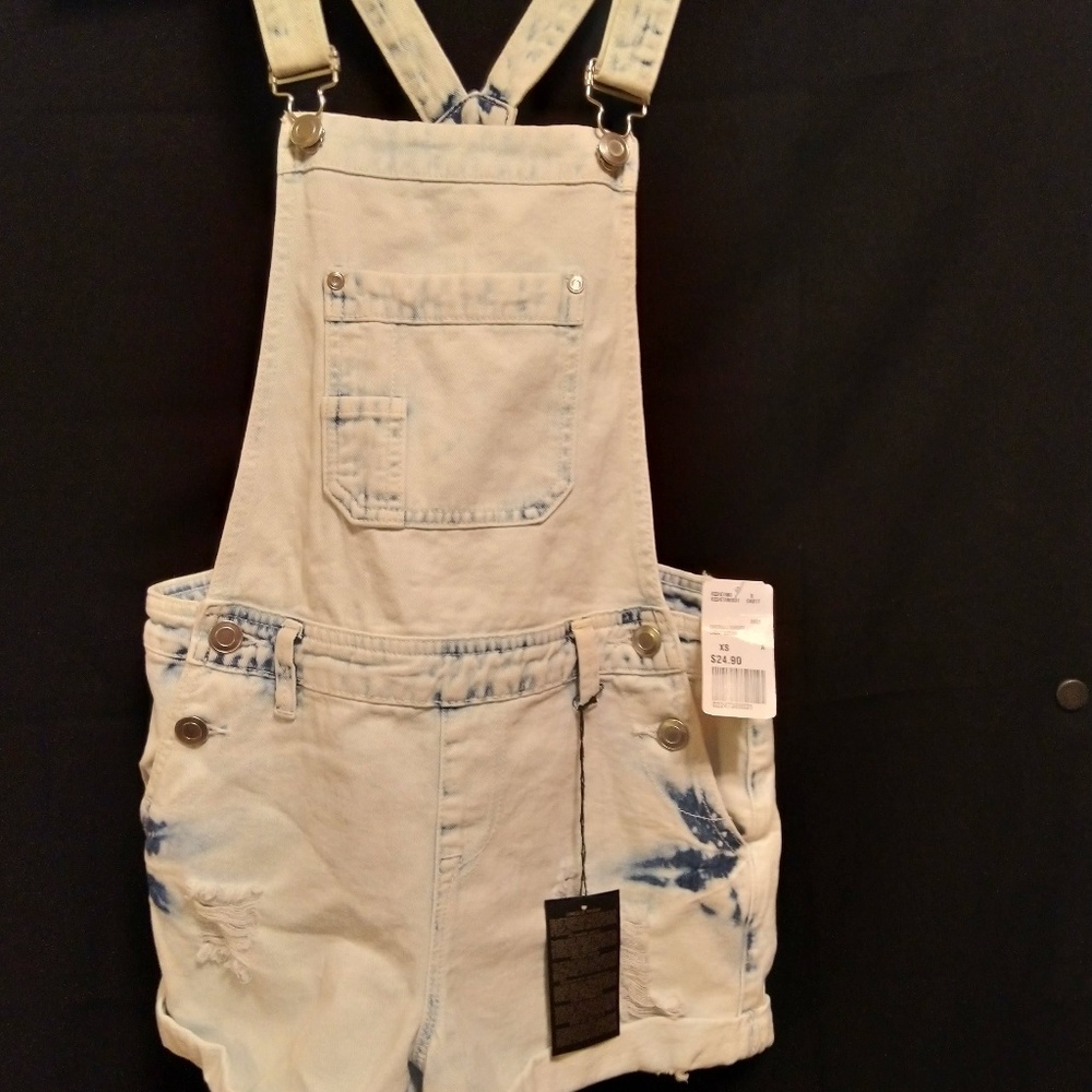 Forever 21 XS Distressed Shortie Overalls